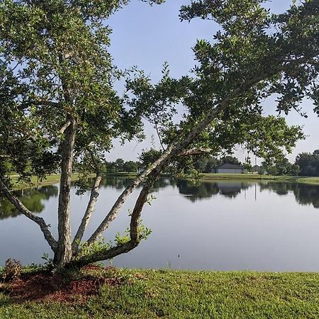 Port Saint Lucie A Little Piece Of Heaven- Peaceful Lake View Apartment- 1 Min From I95 And Turnpike Port St. Lucie Exterior photo